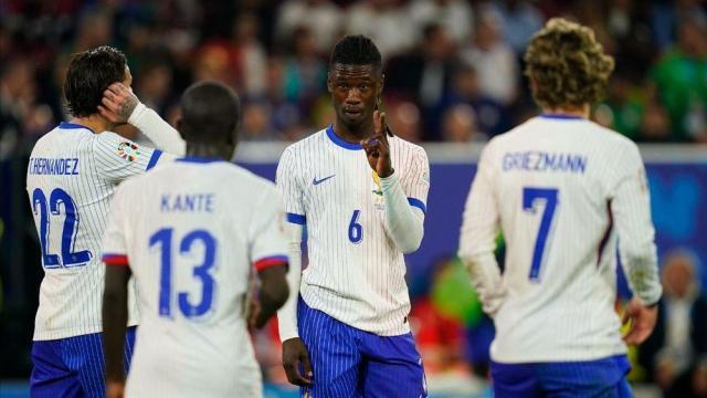 开云-【揭秘】老兵小将都挨训 法国队更衣室还好吗？