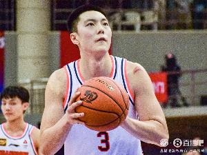 开云官网-关键两罚不中太致命！胡明轩14中4拿到12分4板4助 罚球4中1