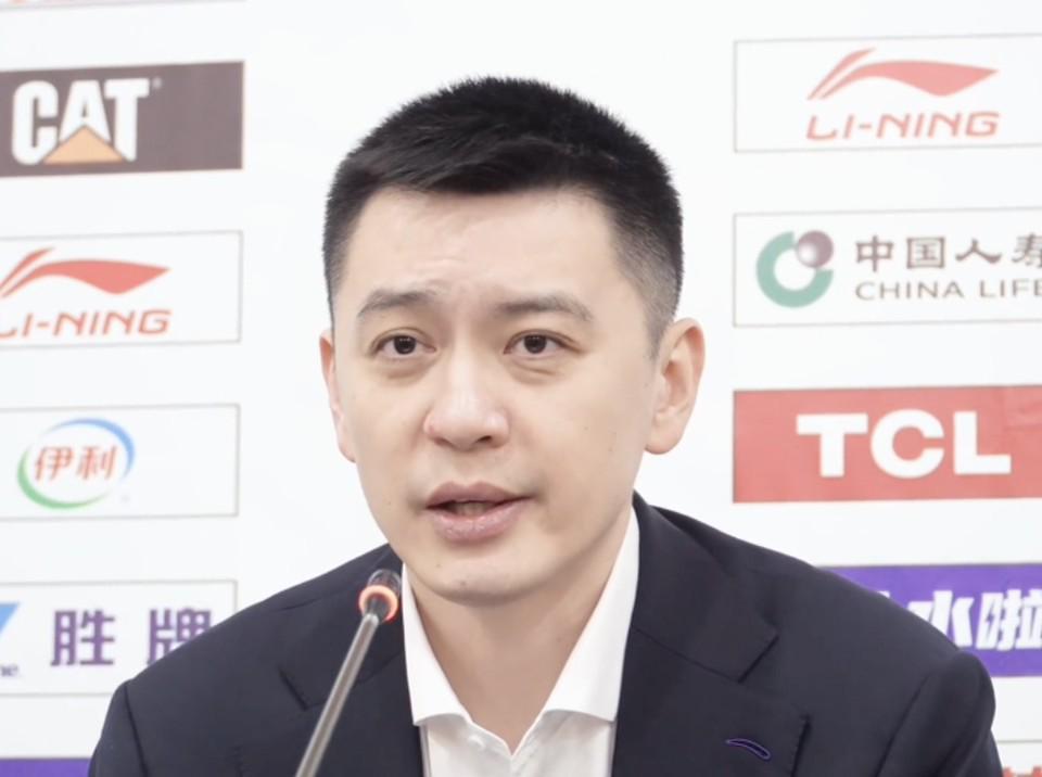 开云-杨鸣：比赛输了但我非常满意，全队12个人都像外援一样在努力