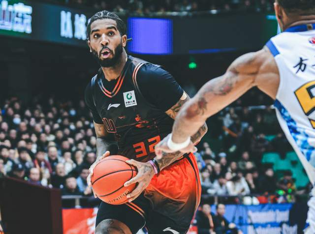 kaiyun-央视直播！山东VS浙江全力出击，超级外援挑大梁，邱彪底气十足