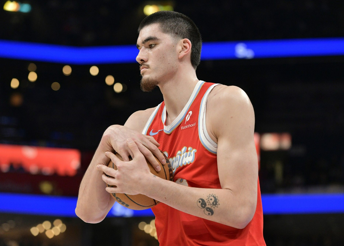 开云体育官网-赛季报销！应力性骨折，2米21巨人陨落，一年2次手术啊，真倒霉