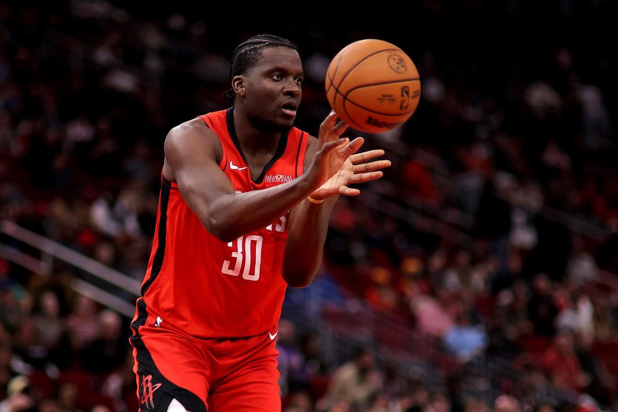 开云官网-年薪仅1060万！火箭神射轰19+7+10+6+2，季后赛对决，他决定上限